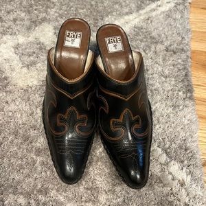 FRYE - WESTERN MULES (7)